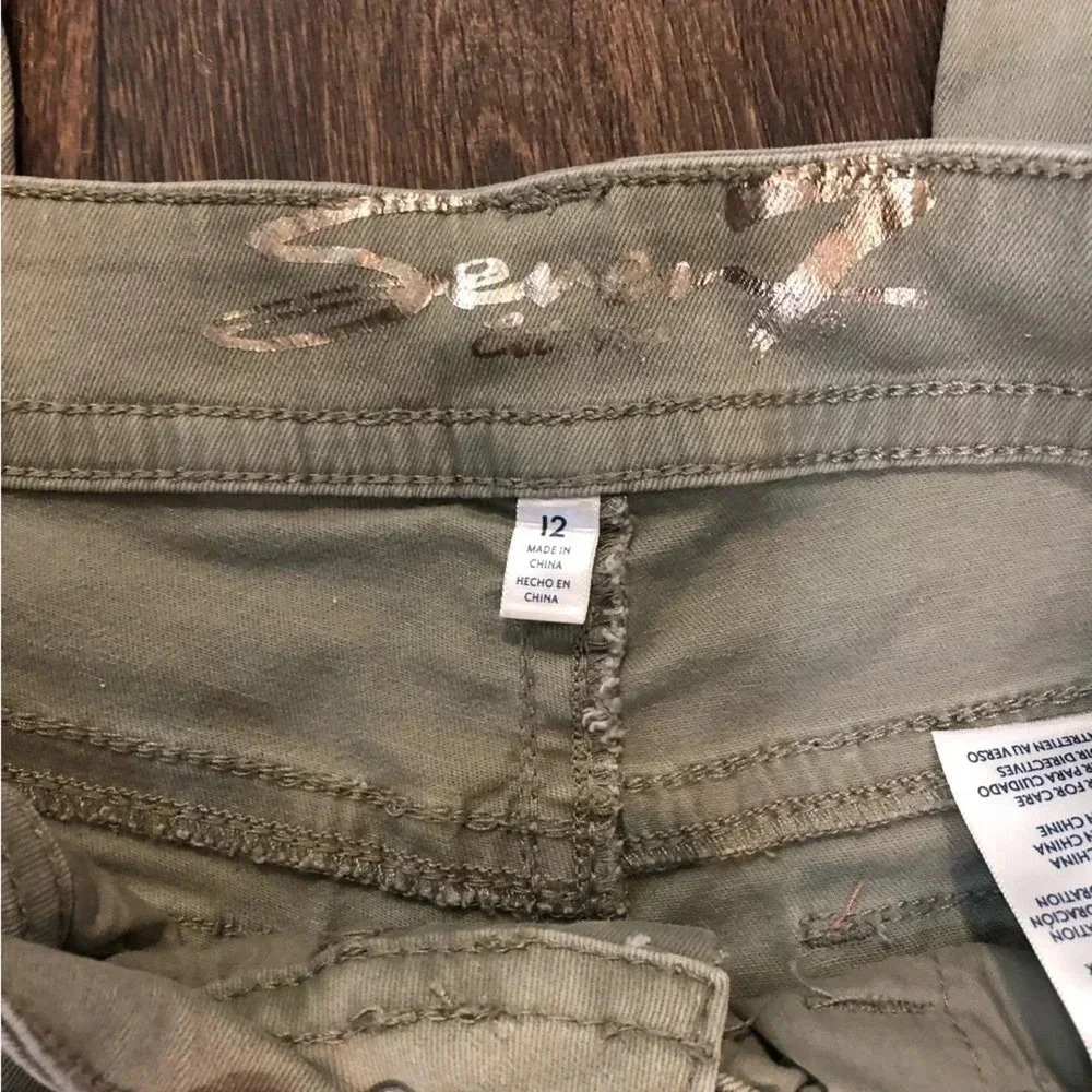 Seven7 Starlette Crop green pants Women's Size 12 - Picture 6 of 9
